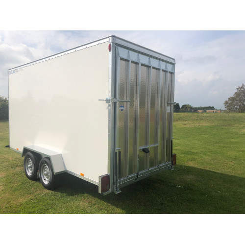 14' x 6' x 6'6" 3500kg Roller Shutter Box Van